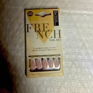 Salon perfect modern French manicure nail set